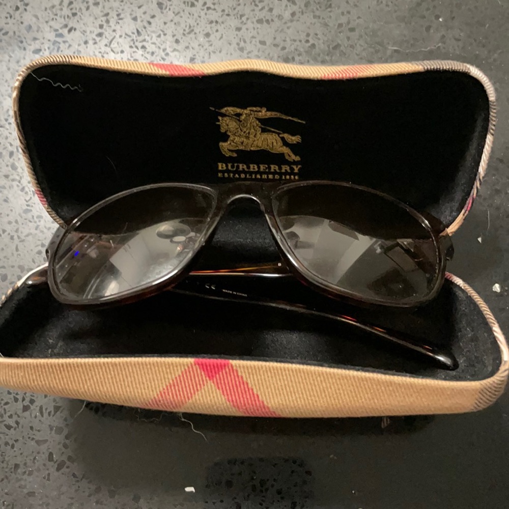 Burberry Sunglasses - Like New - Picture 1 of 2
